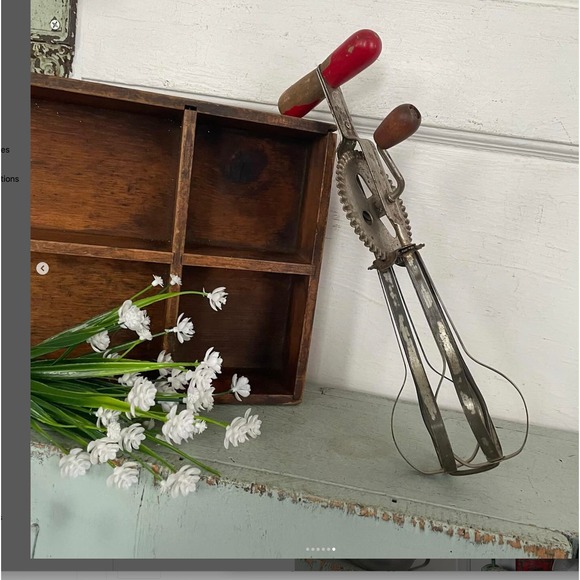 Vintage Red Wood Handled Egg Beater Farmhouse Kitchen Well-Loved Patina - Picture 6 of 6